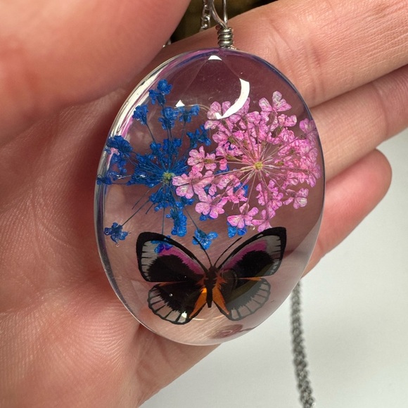 Set of 2 Pressed Flowers Pendant in Silvertone with Stainless Steel Necklace 24” - Picture 5 of 9